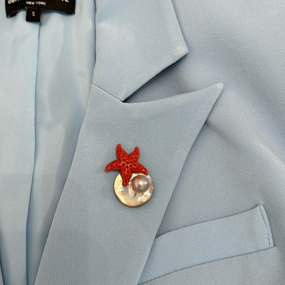 One of a kind magnetic brooch with pearl and coral starfish